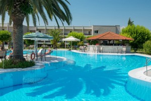 hotel-aethria-pool-04