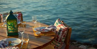 RIANNA Brings Her Signature Creative Touch to Zolotas Beach at Four Seasons Astir Palace Hotel Athens