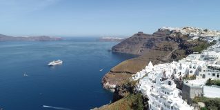 Santorini Cruise Arrivals Frozen: Tensions Boil Over Following “70-30” Rule