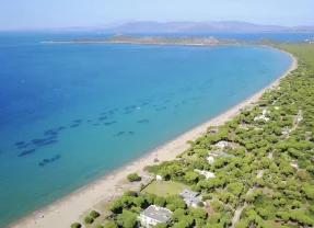 5 Must-Visit Beaches and Coves Near Athens