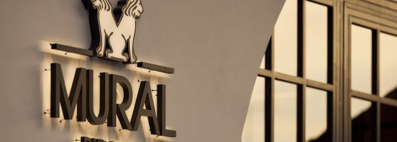 Mural Hotel Piraeus: Το νέο art-inspired boutique hotel που επαναπροσδιορίζει τη φιλοξενία στον Πειραιά
