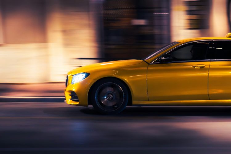 Fixed taxi rates for airport journeys set to change in Athens and Thessaloniki