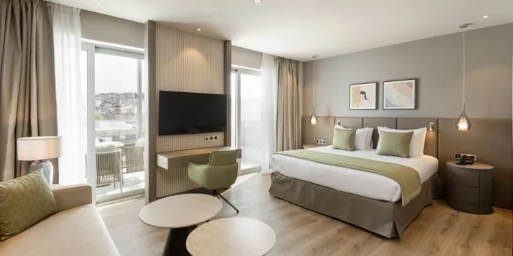 Holiday Inn Thessaloniki Enters a New Era with Renovated Rooms and Modern Upgrades