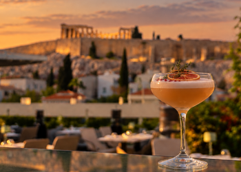 5 Rooftop bars στην Αθήνα με μοναδική θέα στην Ακρόπολη