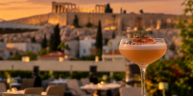 5 Rooftop Bars in Athens for Unforgettable Acropolis Views